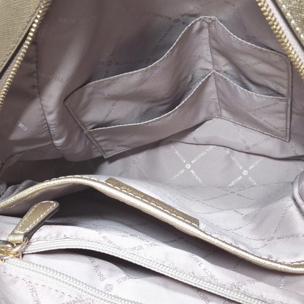 NWOT Michael Kors Abbey Studded Heart Backpack - Picture 12 of 16